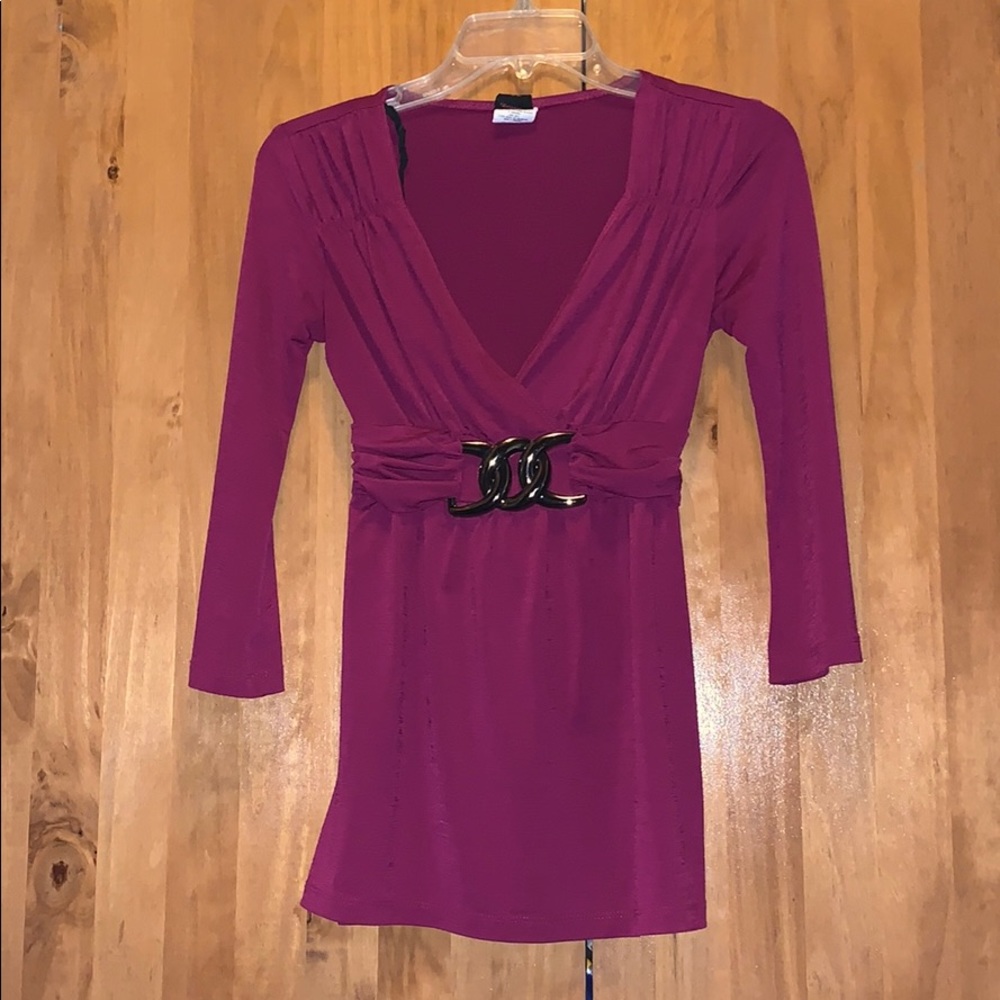 Ladies along sleeve blouse